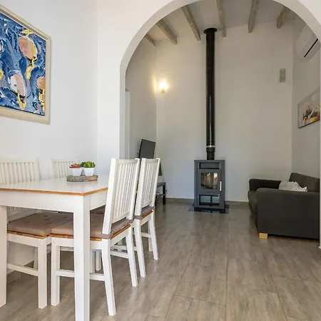 Holiday home Les Oliveres Petites En Escapada R *